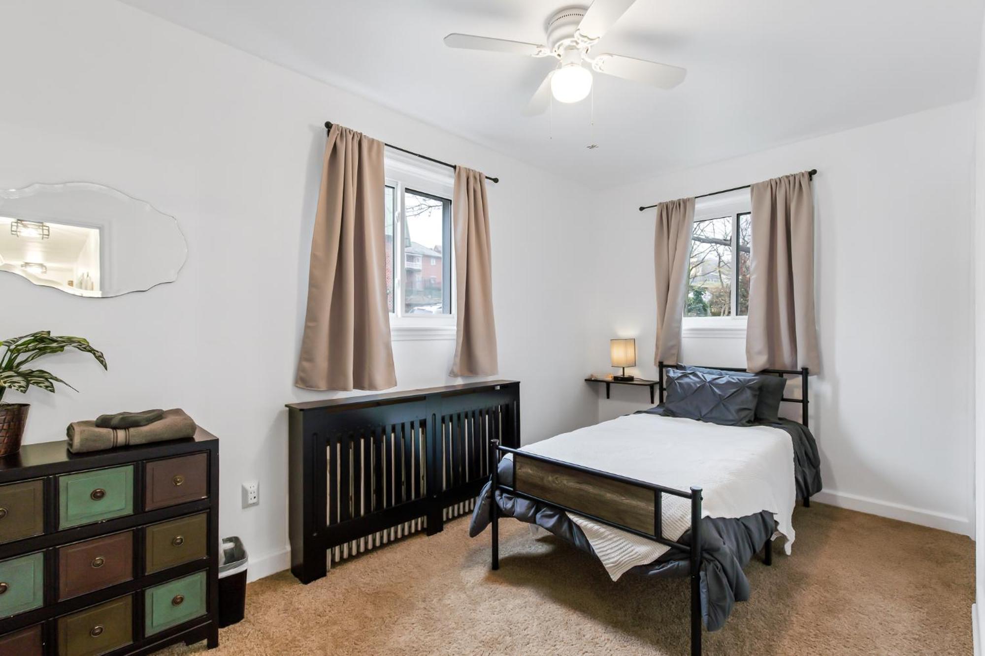 4-bedroom-private Cozy Backyard W Firepit