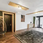 4-Bedroom-Private Cozy Backyard W Firepit