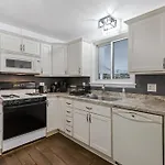4-Bedroom-Private Cozy Backyard W Firepit