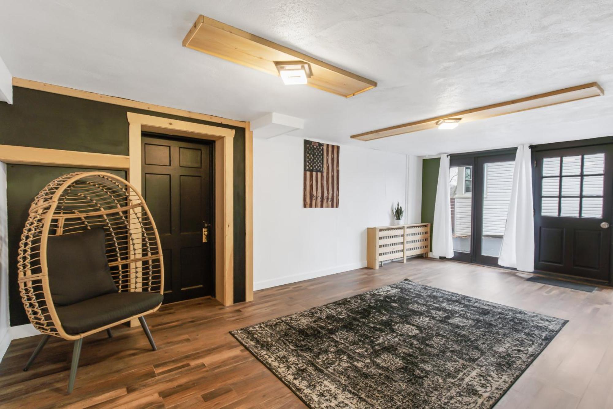 4-bedroom-private Cozy Backyard W Firepit Holiday home *
