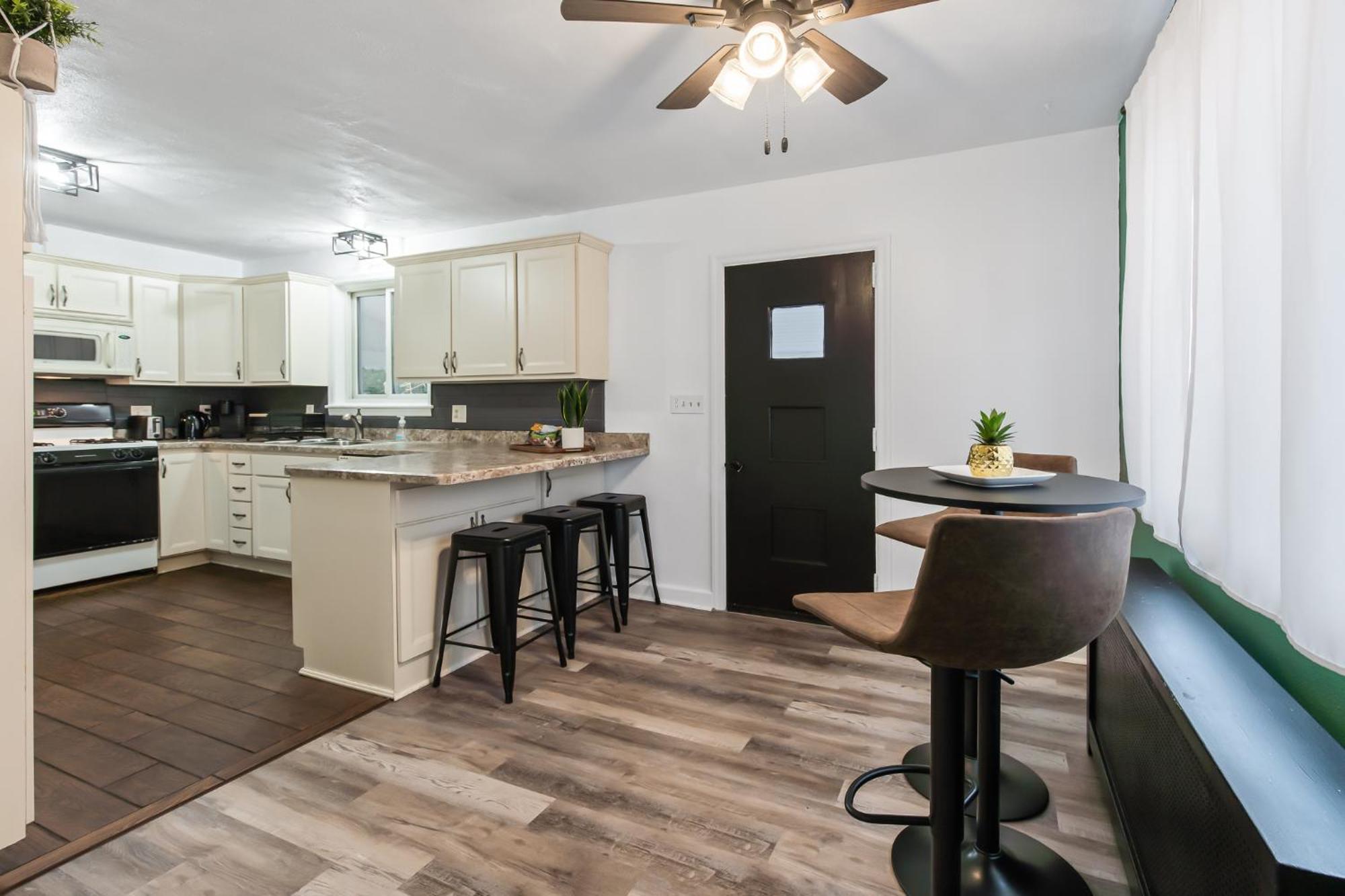 4-bedroom-private Cozy Backyard W Firepit * Ephrata