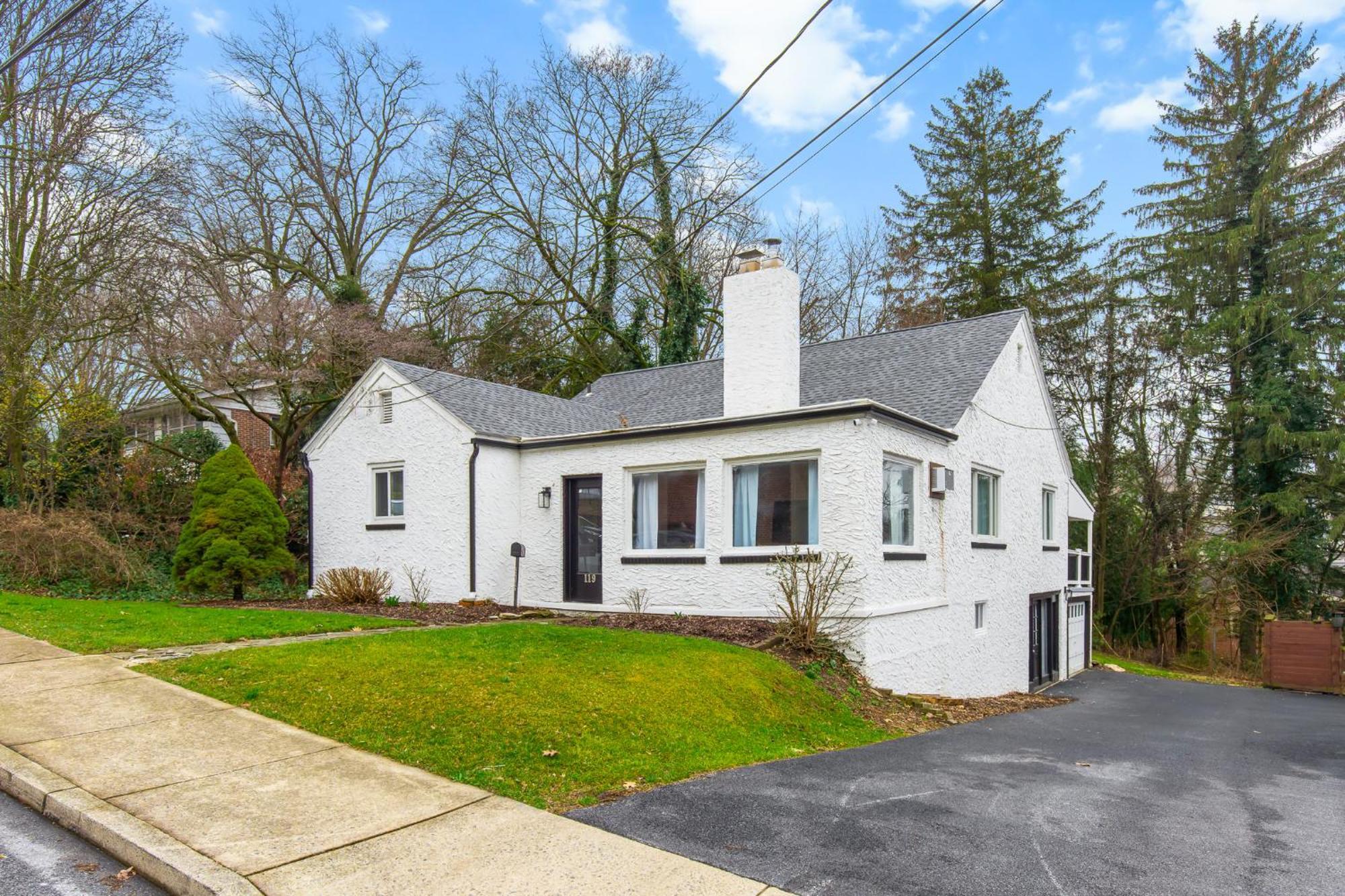 4-bedroom-private Cozy Backyard W Firepit Holiday home *